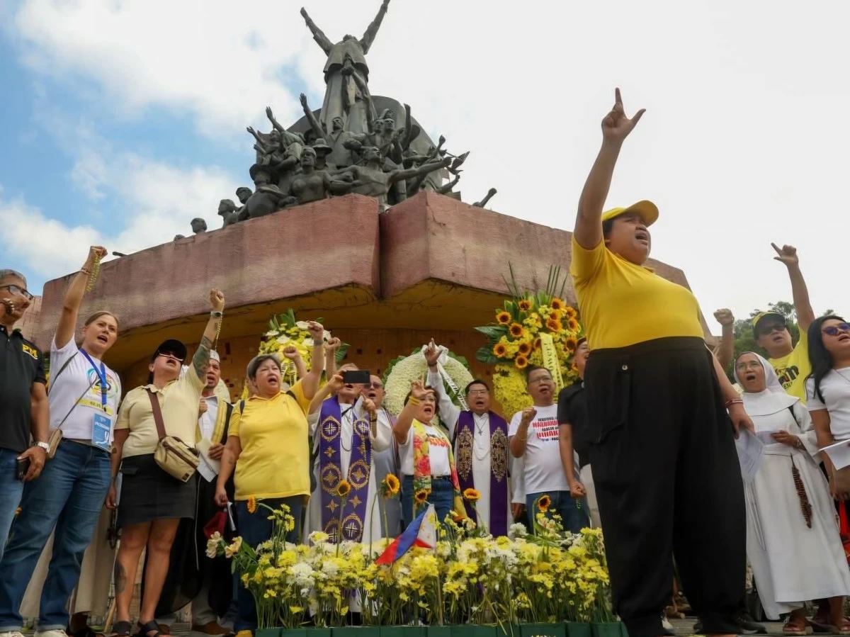De Lima: EDSA People Power remembrance also requires action