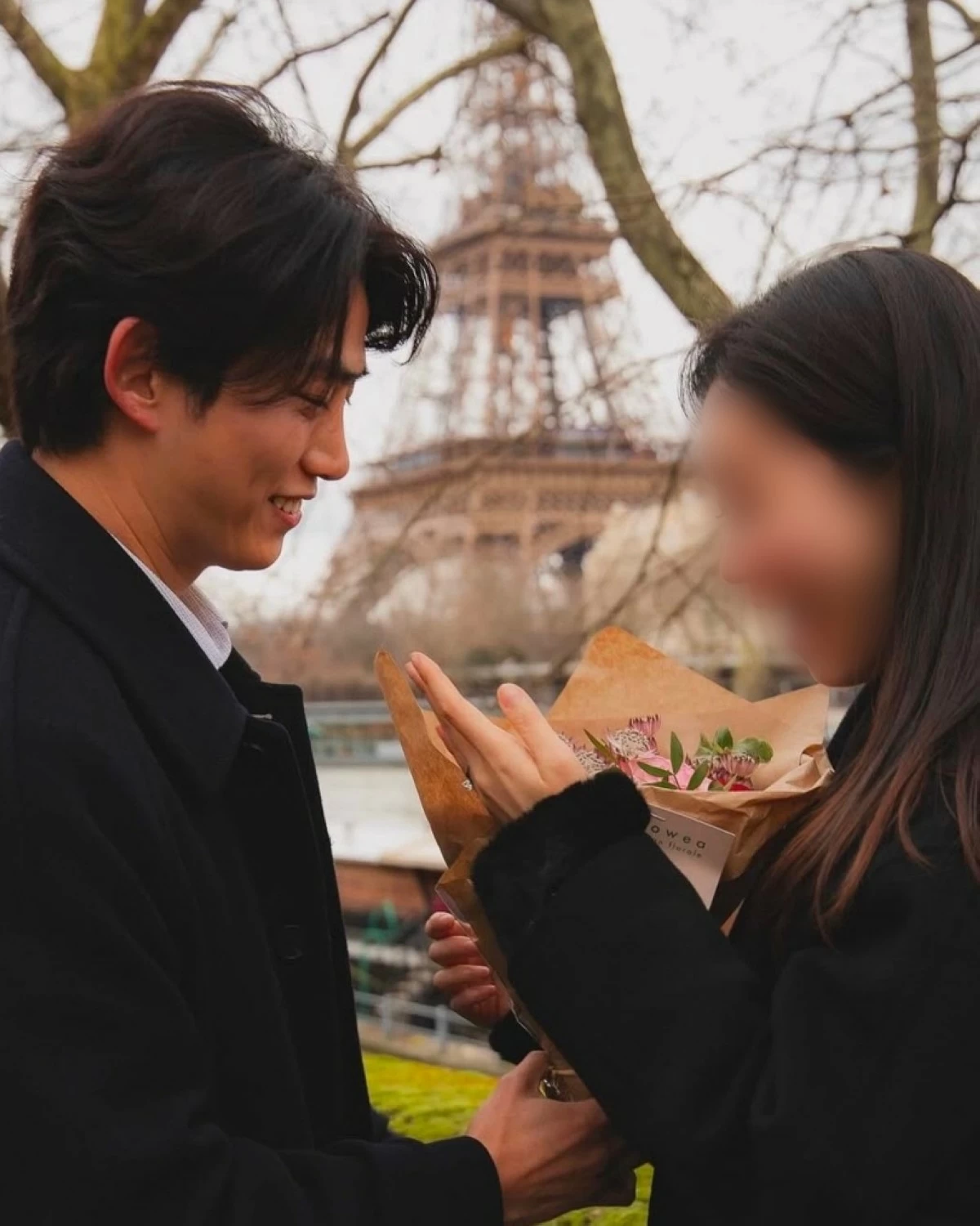 Taecyeon and his girlfriend in Paris in April 2024 (Photo: The Best Photo Paris)