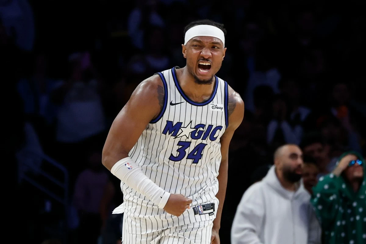 Orlando Magic center Wendell Carter Jr. (34) reacts after scoring during the second half of an NBA basketball game against the Los Angeles Lakers, Tuesday, Feb. 24, 2026, in Los Angeles. (AP Photo/Caroline Brehman)
