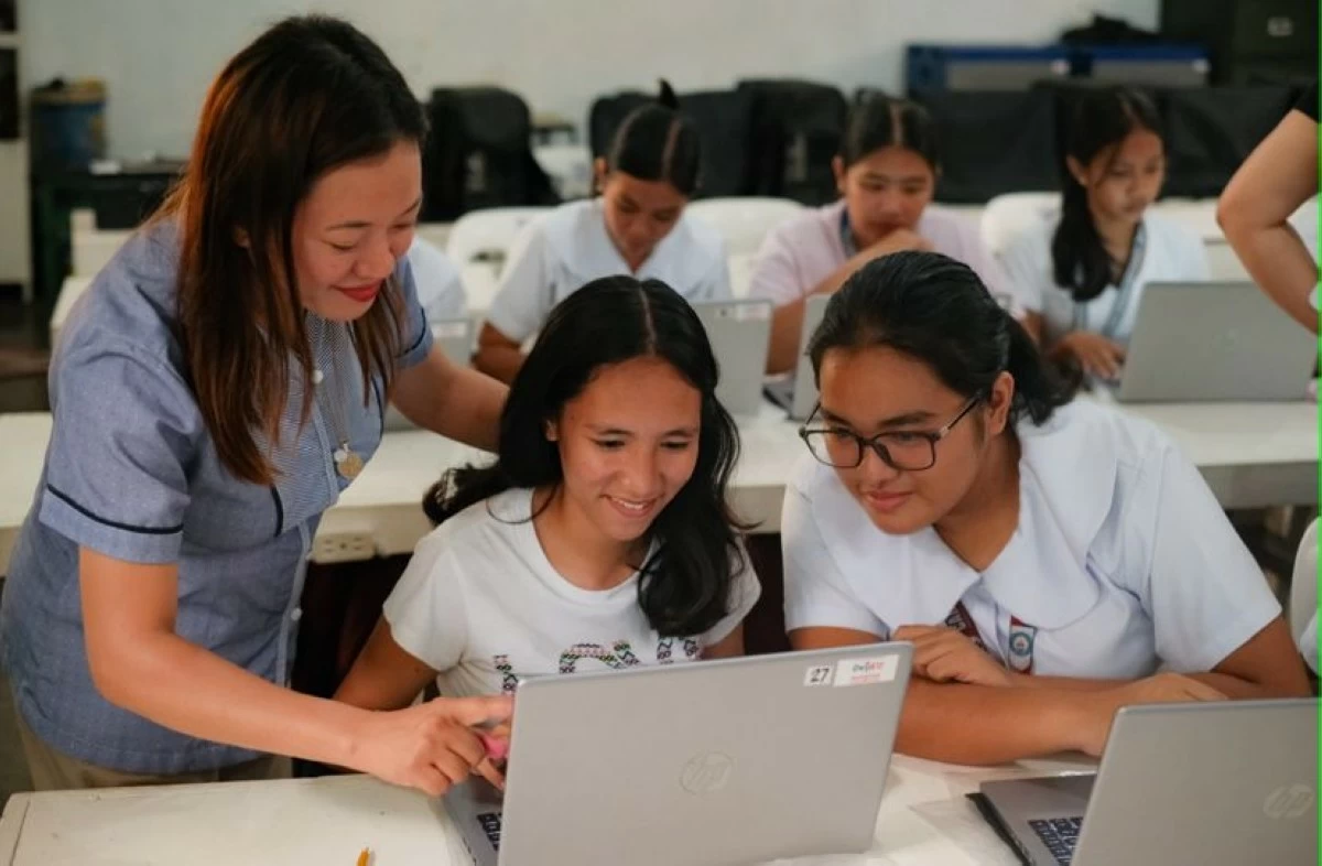 The Department of Education (DepEd) issues new guidelines allowing artificial intelligence (AI) in public schools while ensuring teachers and learners remain at the center of the education process. (DepEd file photo)