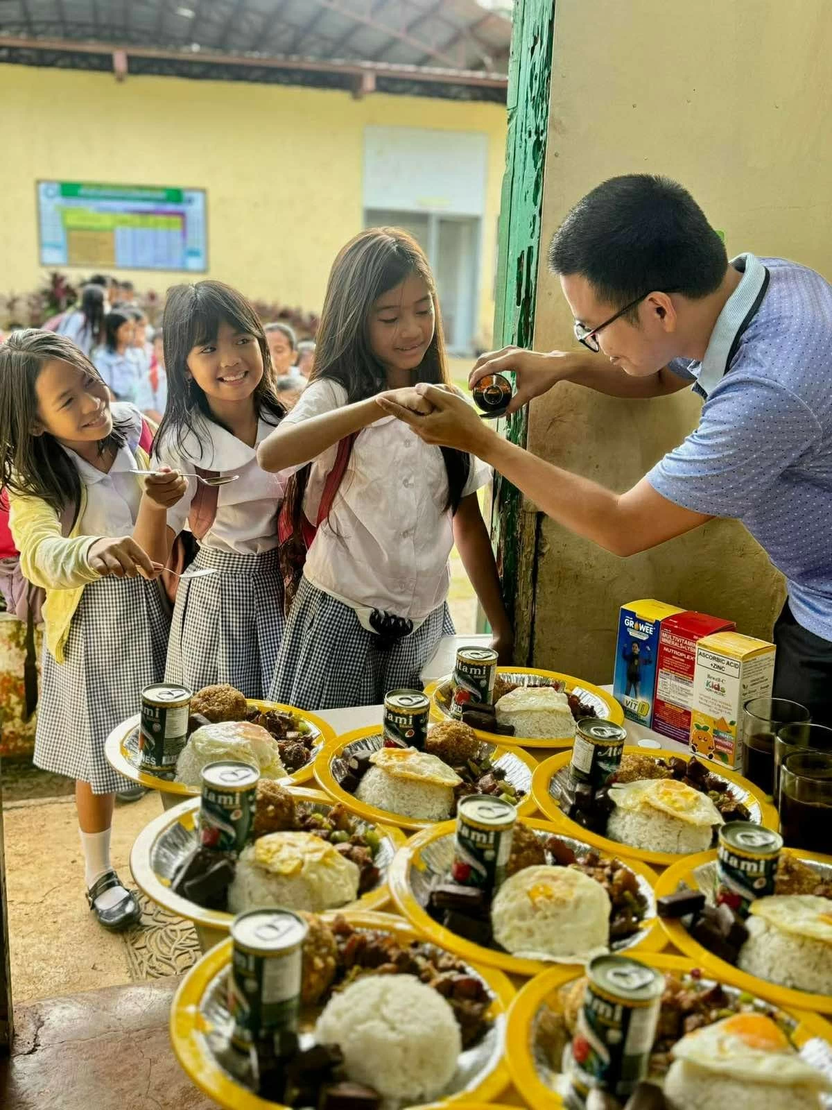 In a small school in Misamis Occidental, one teacher’s compassion is proving that sometimes, the most powerful way to shape the future begins with a simple act: making sure a child does not go hungry. (Courtesy of DepEd) 