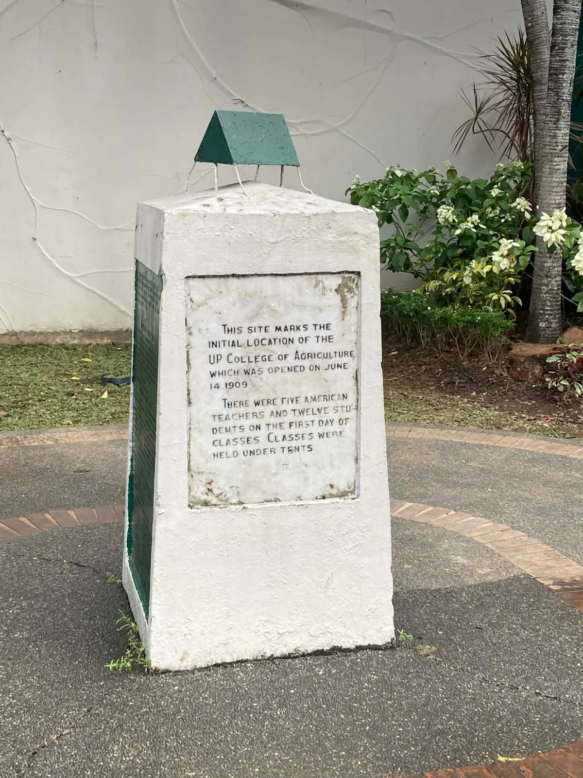 HUMBLE BEGINNINGS This site marks the initial location of the UP College of Agriculture.