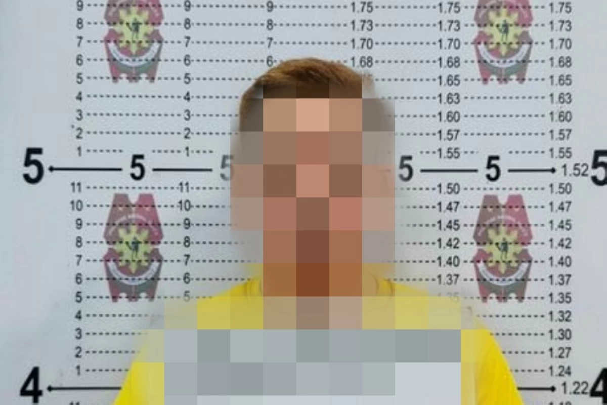 The arrested man in Alabang, Muntinlupa on Feb. 28 (Photo from Muntinlupa police) 