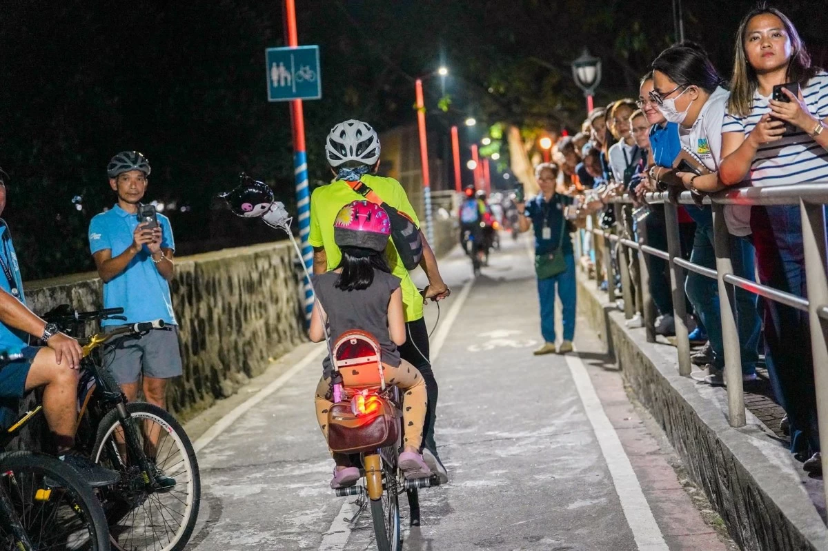 Marikina City Mayor Maan Teodoro and Marikina First District Rep. Marcy Teodoro lead the ceremonial lighting of newly installed LED lamps along key bike lane corridors on Friday night, Feb. 27, as the city government steps up efforts to make nighttime cycling safer and strengthen active mobility.(Photos from Marikina LGU)