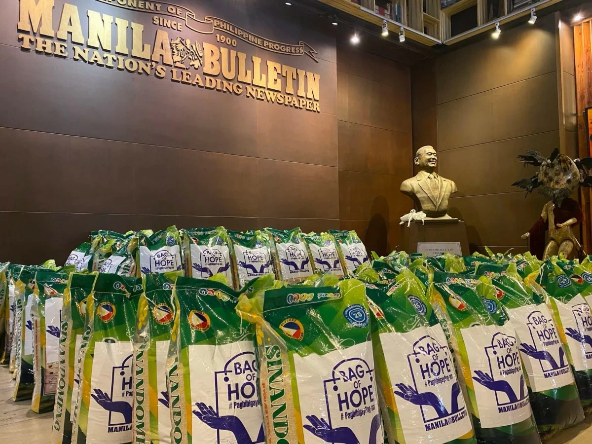 ‘Bags of Hope’ reach Intramuros fire victims through Manila Bulletin aid drive