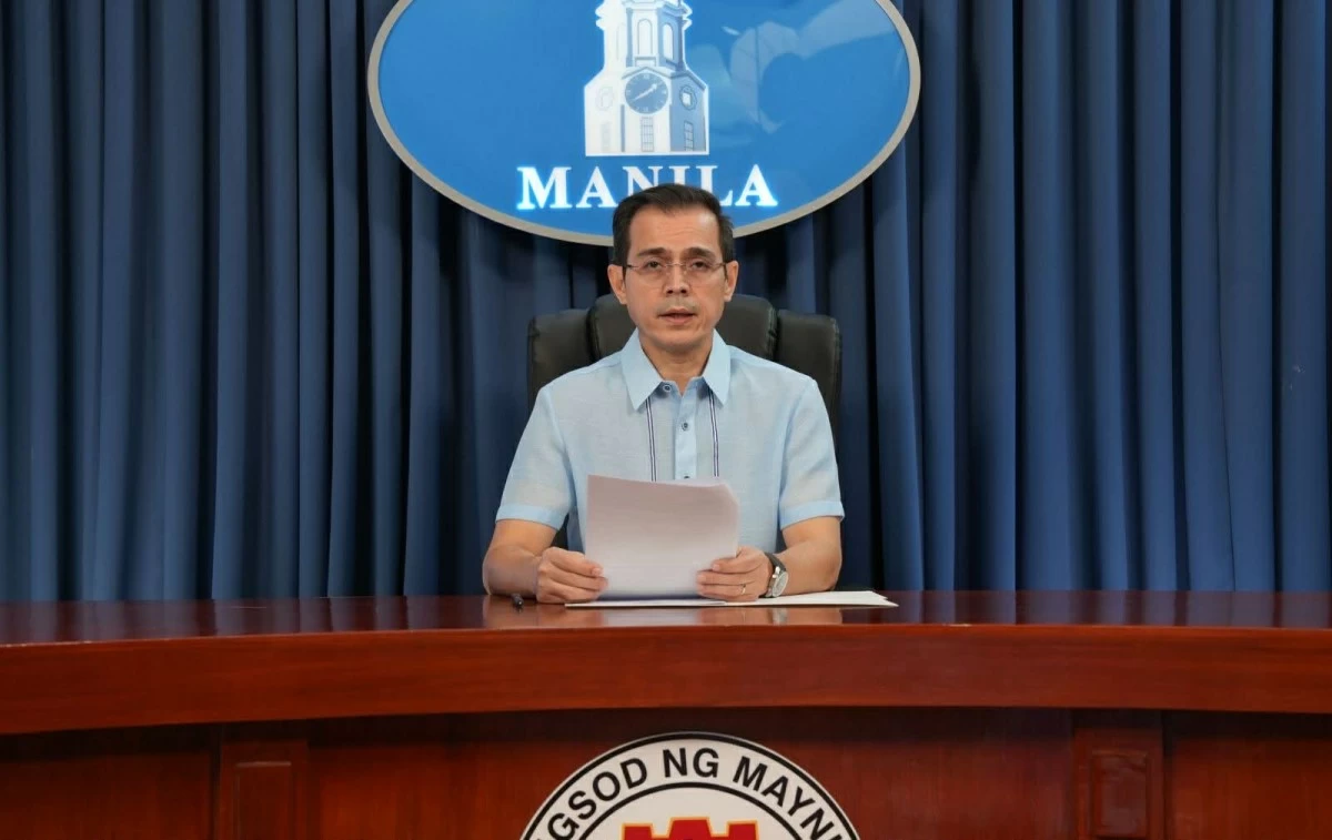Manila City Mayor Isko Moreno signs Executive Order No. 7, directing all city government offices to cut fuel consumption by 50 percent as a precautionary measure against potential oil supply disruptions and rising fuel prices caused by escalating tensions in the Middle East. (Photo courtesy of Manila PIO)
