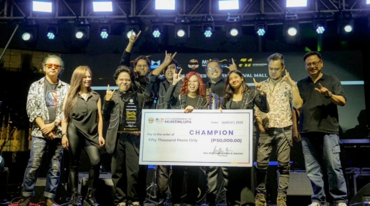 Muntinlupa Mayor Ruffy Biazon with champion Zero Signal (Photo from Muntinlupa PIO) 
