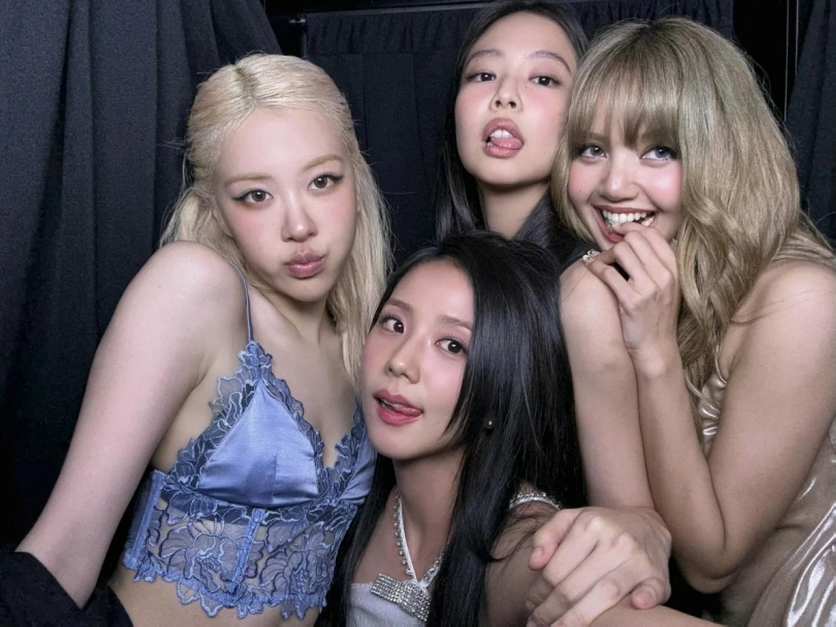 BLACKPINK (Instagram) 