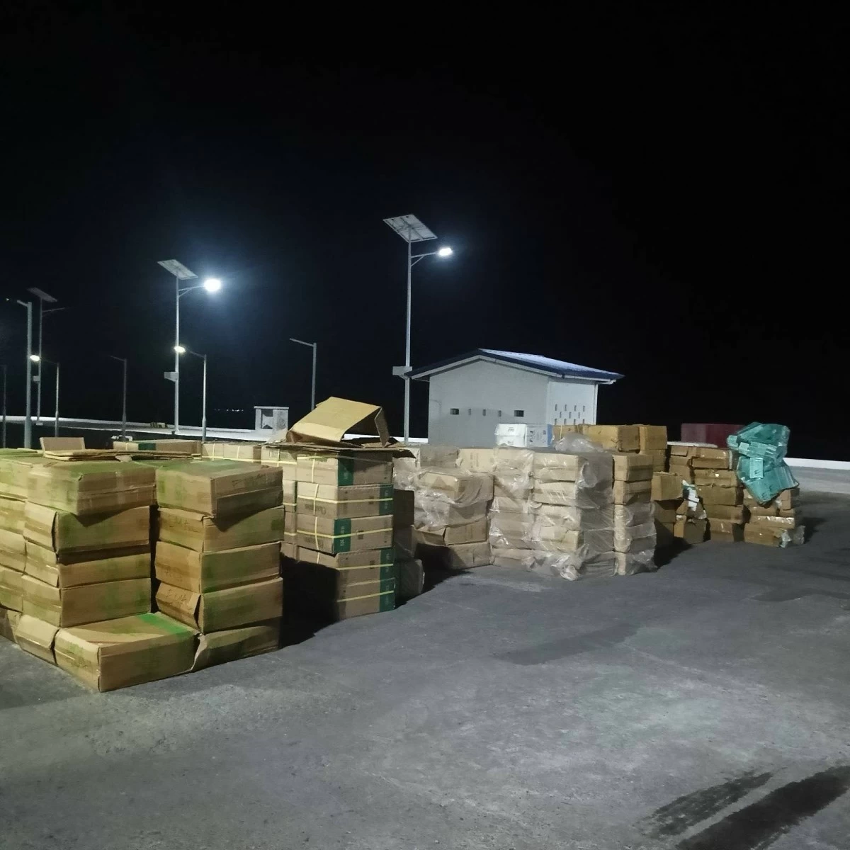 SMUGGLED cigarettes (FB)