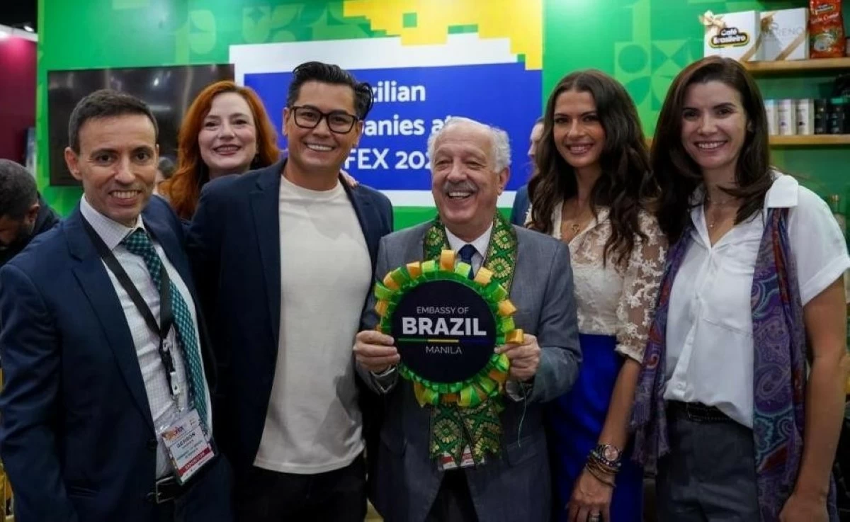 Counsellor Gerson Cruz Gimenes with Agricultural Attaché Virginia Carpi, Fabio Ide, Ambassador Gilberto Fonseca Guimarães de Moura, Priscilla Meirelles, and Jaqueline Cunanan