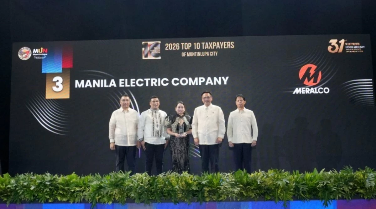 Muntinlupa Mayor Ruffy Biazon, City Administrator Allan Cachuela and Gary Llamas with the representatives of Meralco on March 2 (Photo from Muntinlupa PIO)
