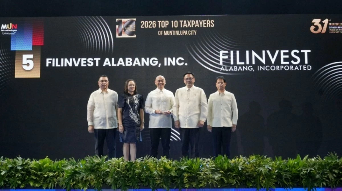 Muntinlupa Mayor Ruffy Biazon, City Administrator Allan Cachuela and Gary Llamas with the representatives of Filinvest Alabang Inc. on March 2 (Photo from Muntinlupa PIO)
