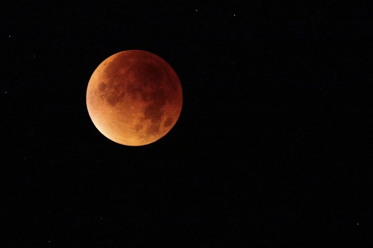 Fair skies to provide clear view of total lunar eclipse tonight — PAGASA