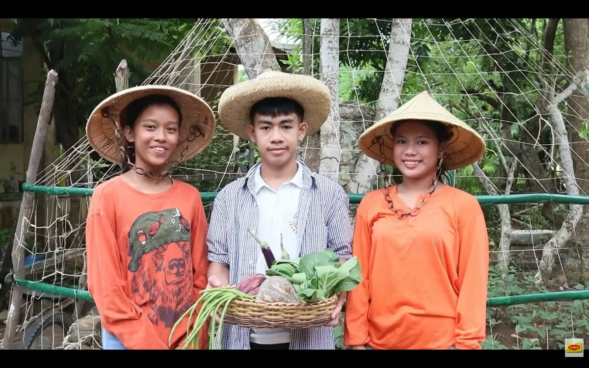 Juan F. Triviño Memorial High School, Schools Division Office of Camarines Sur, Bicol Region, was named first runner-up in the People’s Choice category.