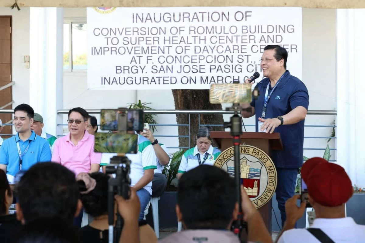 Pasig City Vice Mayor Dodot Jaworski speaks during the inauguration of the Romulo Building’s conversion into a new Health Center. (Photos from Pasig PIO)