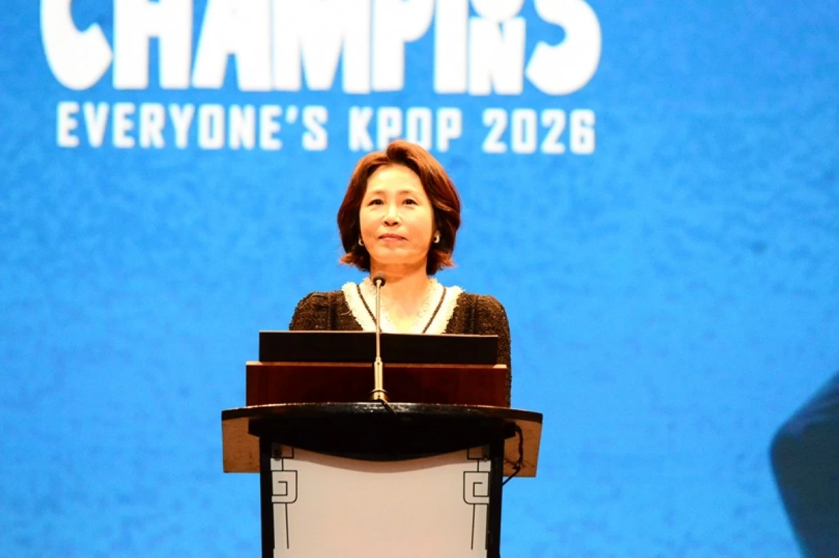 First Lady Kim Hea Kyung of South Korea speaking at the “Everyone’s KPOP: Battle of the Champions” event organized by the the Korean Cultural Center (KCC) in the Philippines Manila in partnership with the National Commission for Culture and the Arts (NCCA) on March 4 at the Metropolitan Theater in Manila (Jonathan Hicap) 
