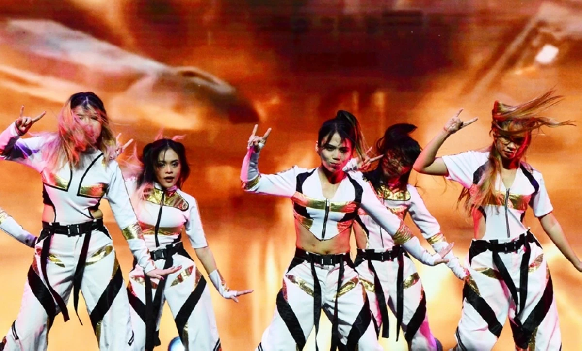 Filipino dance group Alpha (Jonathan Hicap) 