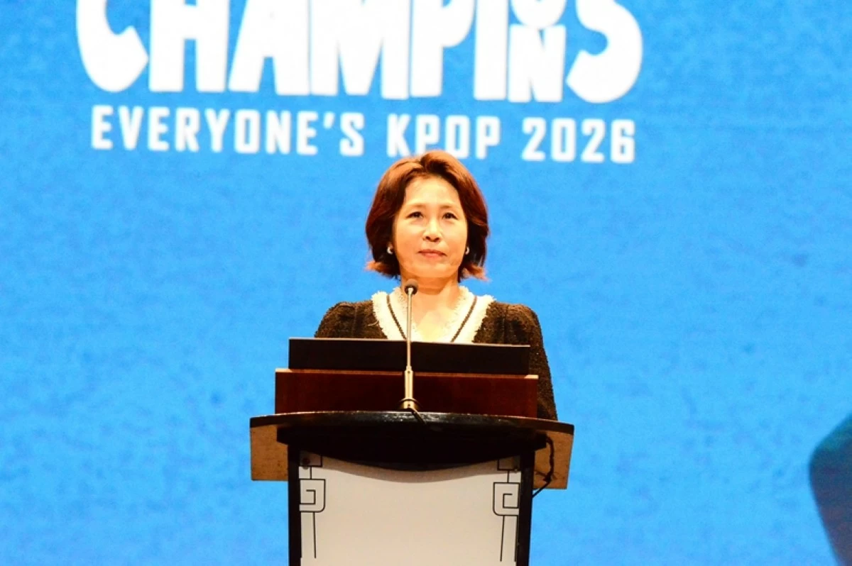 First Lady Kim Hea Kyung of South Korea speaking at the “Everyone’s KPOP: Battle of the Champions” event organized by the the Korean Cultural Center (KCC) in the Philippines Manila in partnership with the National Commission for Culture and the Arts (NCCA) on March 4 at the Metropolitan Theater in Manila (Jonathan Hicap) 
