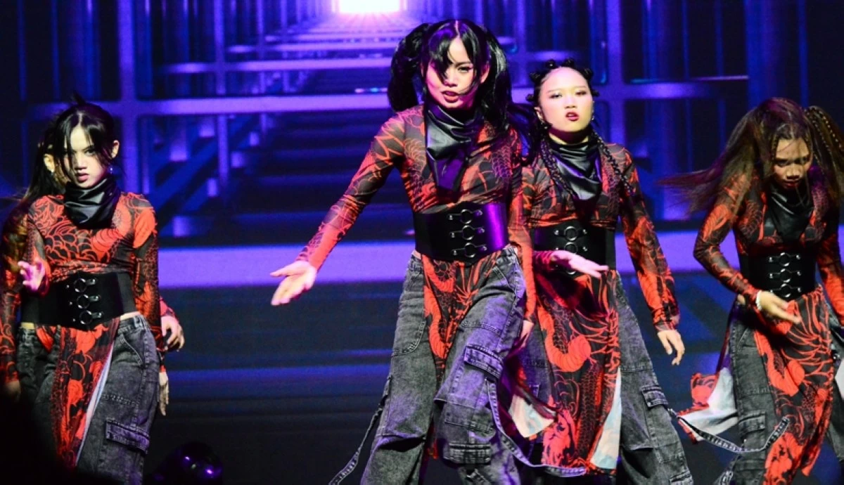 Filipino dance group Meraki (Jonathan Hicap)