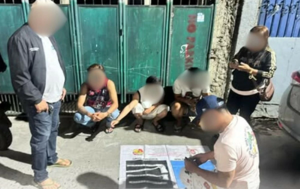 The police arrested three drug suspects and seized more than half a million worth of suspected shabu in a buy-bust operation in Dasmariñas City on March 4 (Photo from Cavite PPO/MANILA BULLETIN)