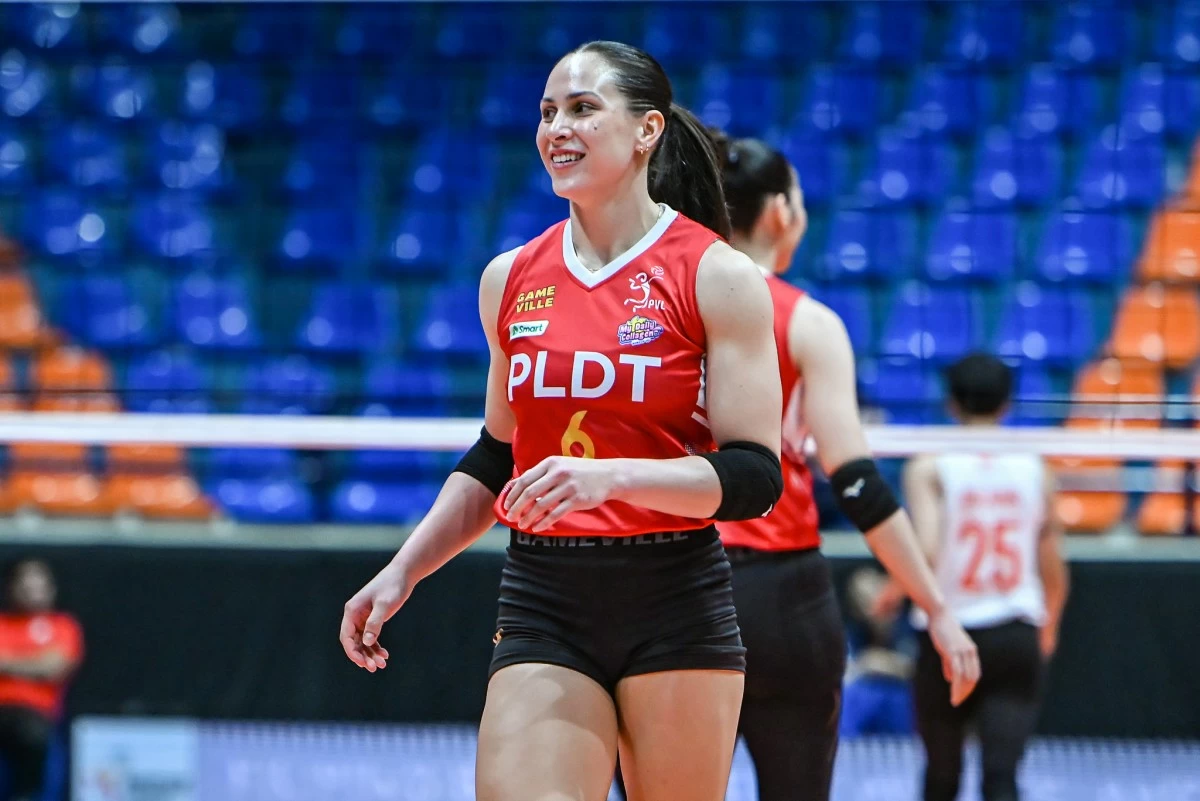 Savi Davison sizzles for PLDT. (PVL Images)