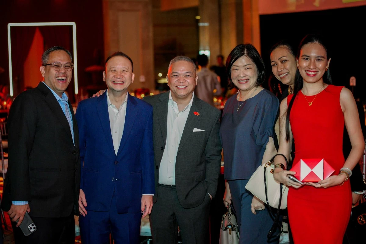 Vincent Villegas, Mark Pe, Patrick Carlos, Joy Sua Go, Mybelle Aragon-GoBio, and Bea GoBio