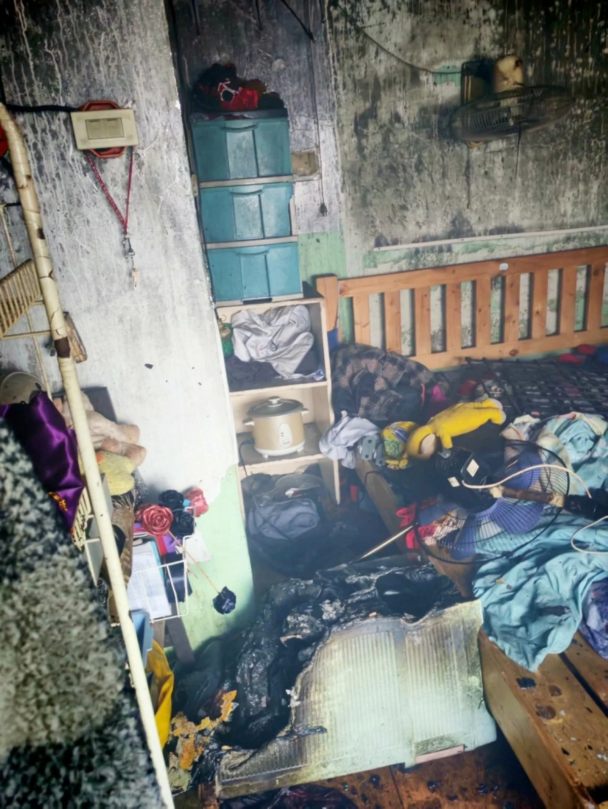 The fire in Barangay Central Bicutan, Taguig (Photo from Marcelo Green Volunteer Fire Brigade Inc. on Facebook)
