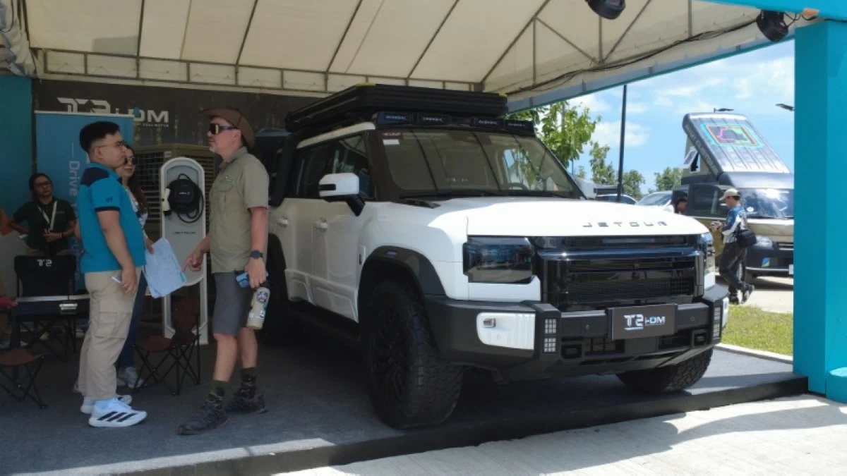 Jetour T2 Lightning i-DM Panda Edition