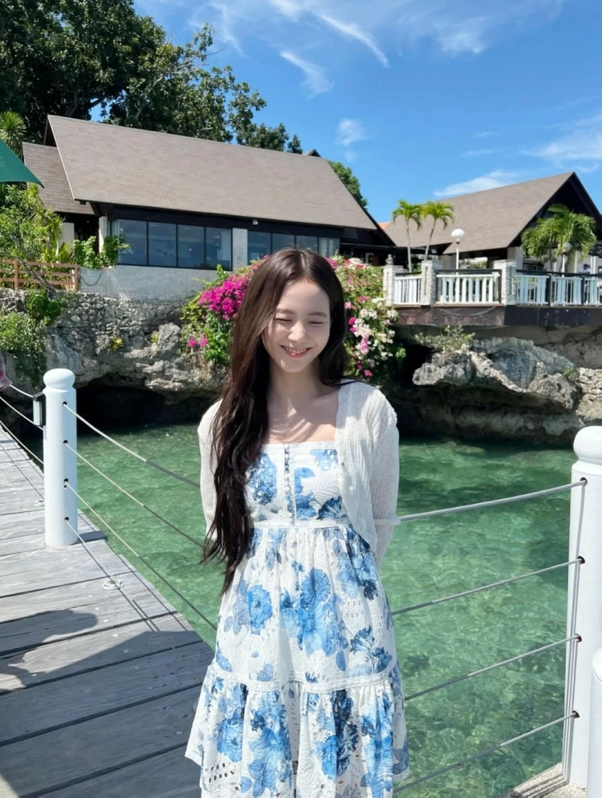 Jisoo in Cebu (Instagram) 
