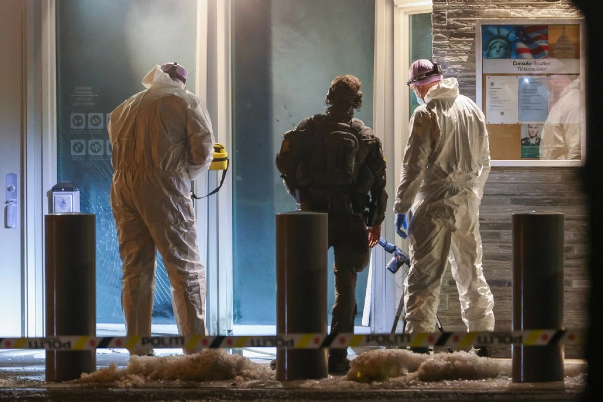 Norwegian police and technicians attend at the U.S. Embassy in Oslo, Norway Sunday, March 8, 2026. (Hans O. Torgersen /NTB Scanpix via AP)
