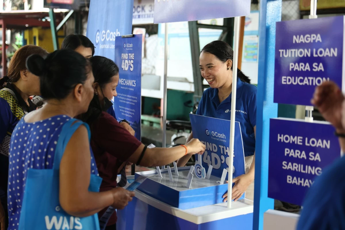 Micro, small, and medium entrepreneurs in Addition Hills, Mandaluyong were taught about responsible financial management during the Wais Tindera Caravan.