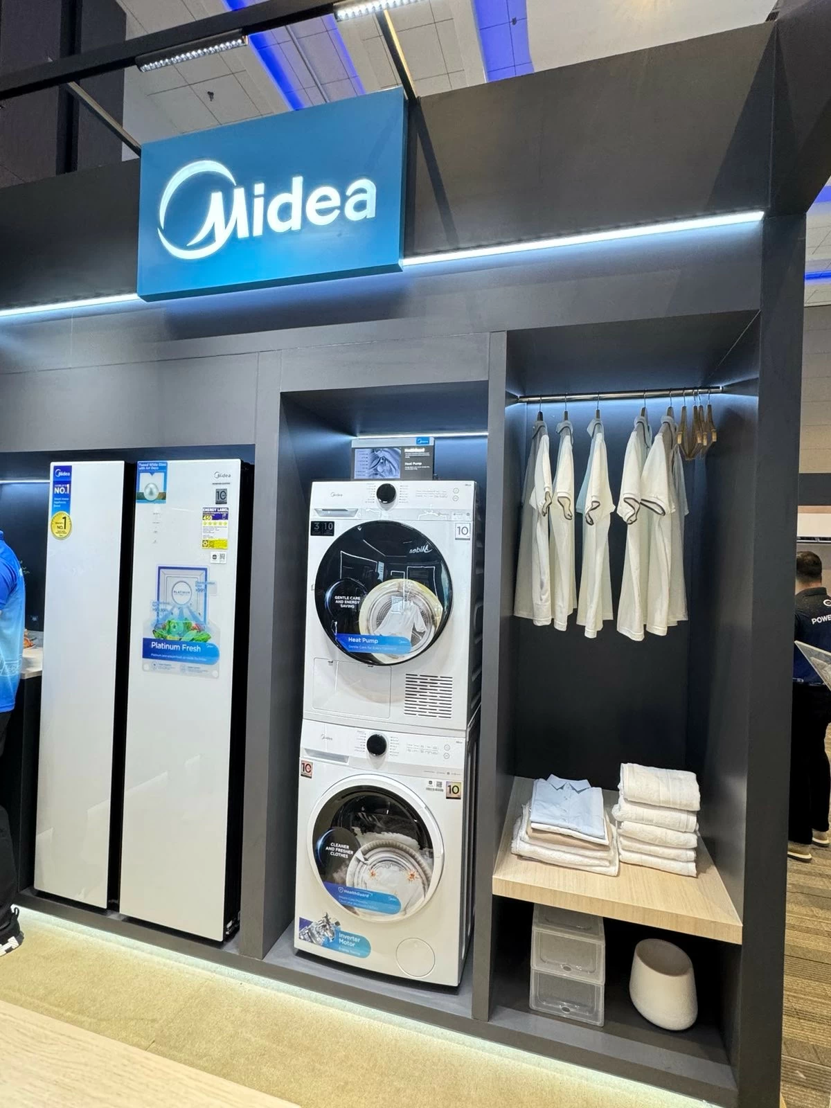 One appliance that really caught my attention: Midea's newest washer and dryer lineup. As someone who has been eyeing a dryer for quite some time, seeing a 10kg inverter dryer priced at around ₱47,000 already feels like a steal, especially considering the smart features and energy efficiency built into it.
