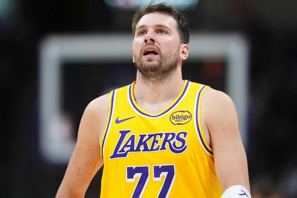 Los Angeles Lakers guard Luka Dončić reacts as time runs out in the second half of an NBA basketball game against the Denver Nuggets Thursday, March 5, 2026, in Denver. (AP Photo/David Zalubowski)