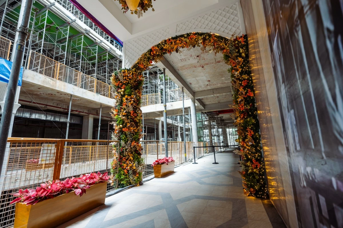 Guests were given a glimpse of what to expect through familiar design elements that recall its flagship in Makati, such as its signature hallway arches.