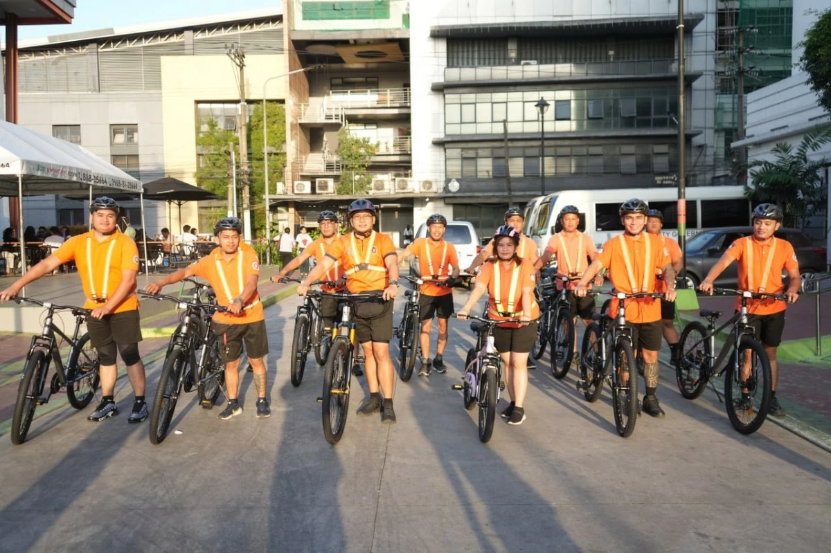 Here is a cleaner caption version, sir:

Personnel from the Public Safety and Traffic Management Department (PSTMD) and the Caloocan City Police Station (CCPS) receive bicycles as part of the implementation of energy conservation measures in Caloocan City. (Photo from Caloocan City PIO)