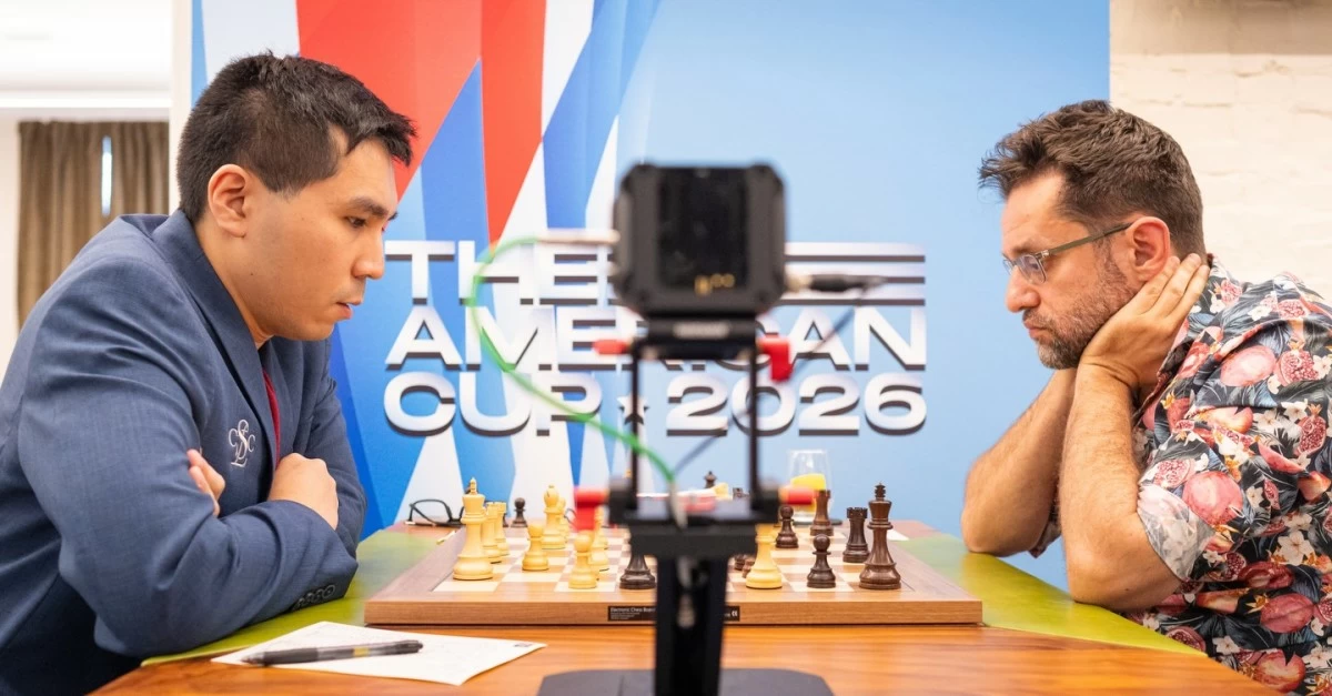 Wesley So, left, against Levon Aronian. (Saint Louis Chess Club)