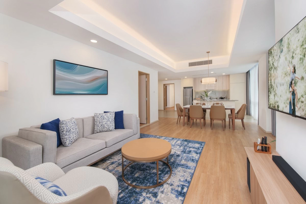 The receiving area of a single bedroom deluxe