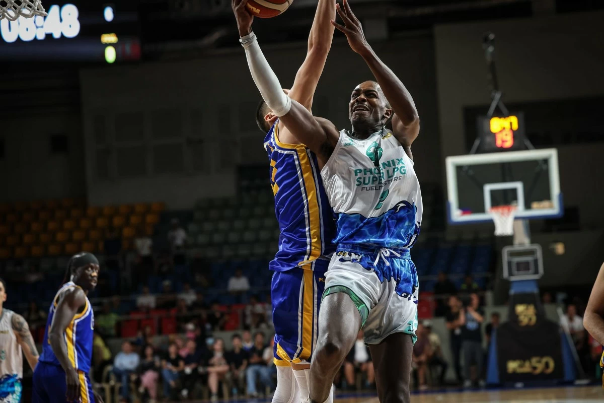 Phoenix survives Magnolia to give coach Tiu winning PBA debut