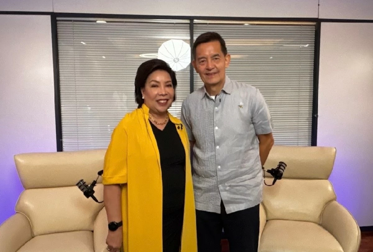 Rosemarie Bosch-Ong, incoming President of the Women’s Business Council, and SEVP, COO of Wilcon Depot, with your columnist. This is during The Sit Down taping, and her Women’s Month episode drops later this week. 
