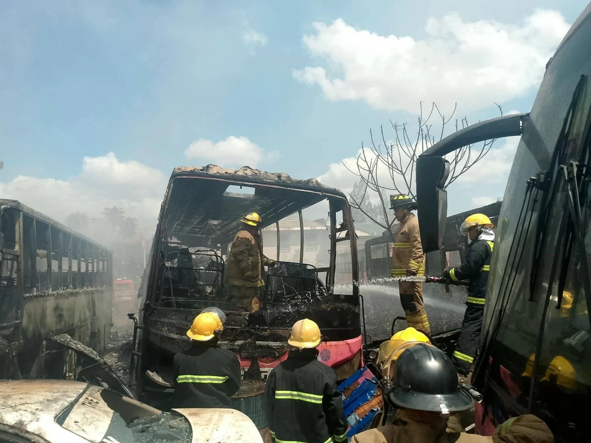 Firefighters and volunteers respond to a vehicular fire that damaged several buses in a garage in Barangay Mayamot, Antipolo City. (Photos courtesy of Santolan Fire and Rescue Volunteer Brigade)