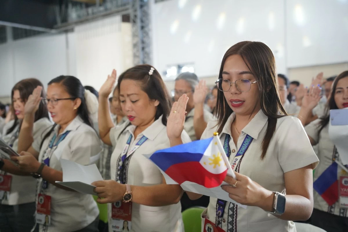 DepEd promotes 3,325 Cebu teachers under new career progression policy