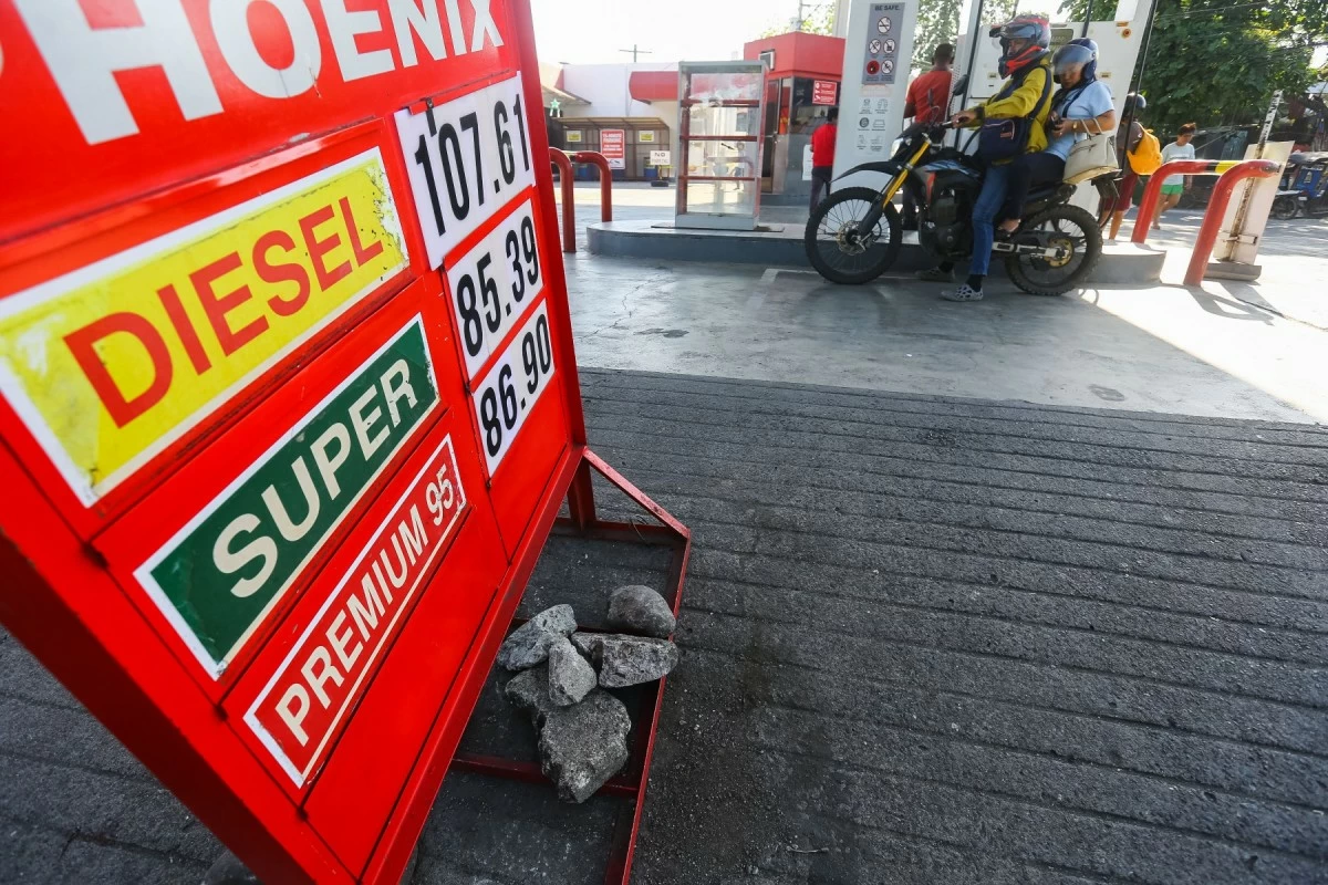 THE price of diesel per liter in this gasoline station in Davao City is more than P100. (Keith Bacongco)