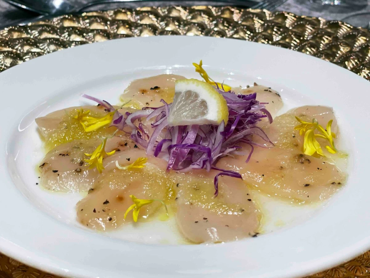 SEA STARTER Scallop carpaccio made with Hokkaido scallops