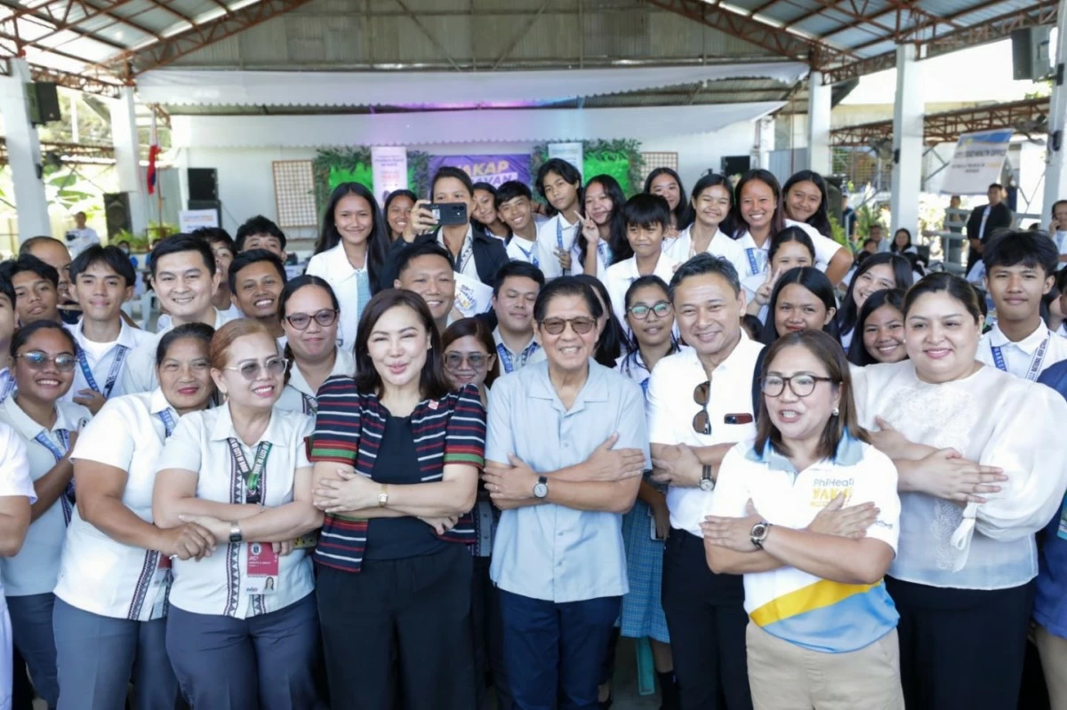 In Bogo City, Cebu, President Ferdinand R. Marcos Jr. and DepEd Secretary Sonny Angara spearhead the YAKAP at Kalinga caravan, bringing essential healthcare services closer to schools while advancing safer, disaster-ready learning environments. (DepEd photo) 