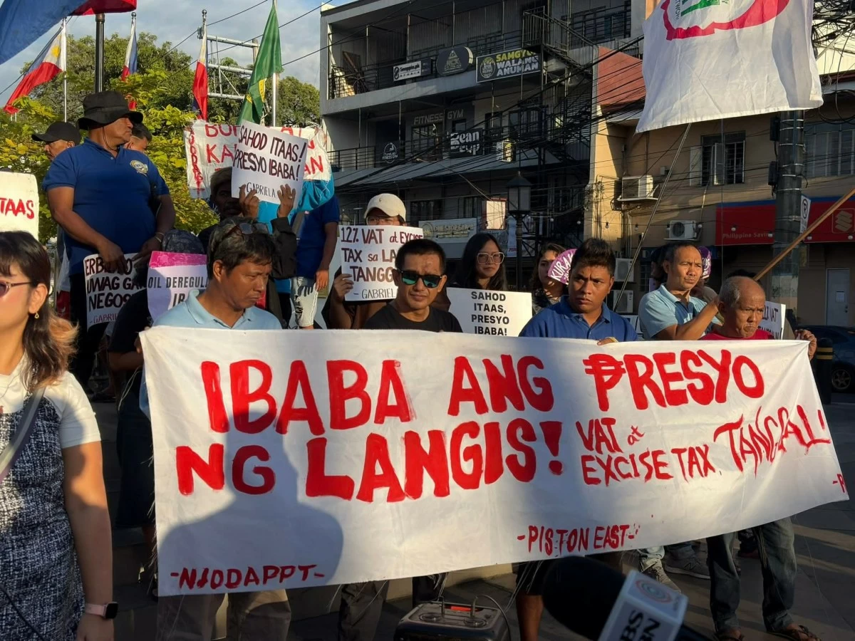 Transport group PISTON, together with Gabriela Partylist, calls for lower fuel prices, the scrapping of VAT and excise taxes on fuel, and the repeal of the Oil Deregulation Law during a nationwide transport strike in Pasig City on March 19. (Photos from Gabriela Women’s Party)