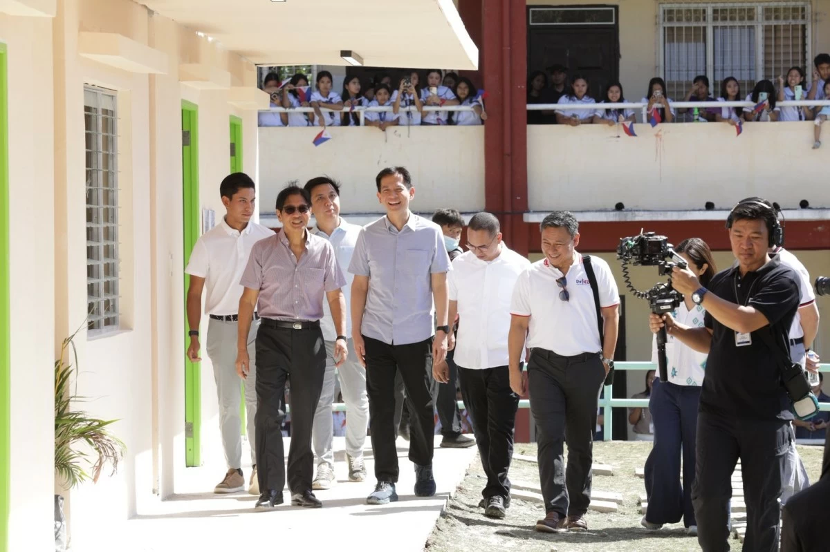 President Ferdinand R. Marcos Jr. and DepEd Education Secretary Sonny Angara lead the inspection of new prefabricated classrooms at Mariveles National High School-Alasasin Annex in Bataan to fast-track the delivery of vital learning spaces. (DepEd photo)
