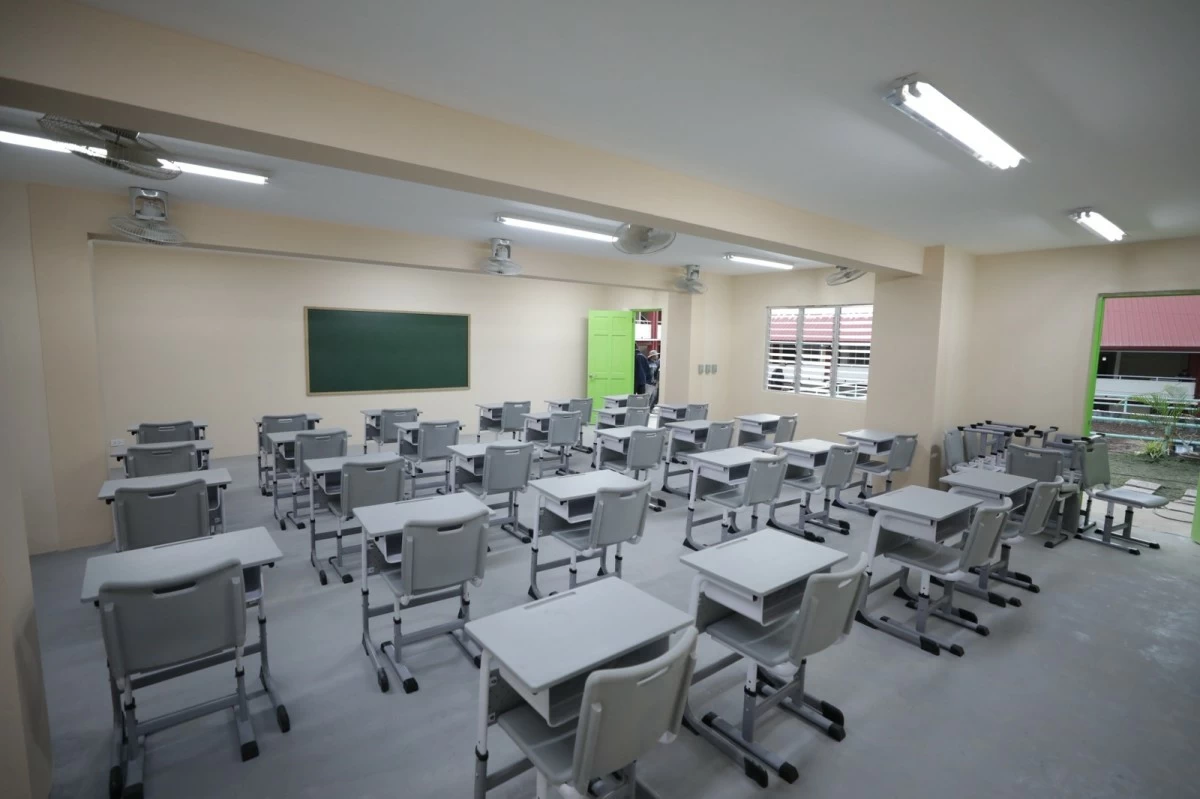 DepEd installs prefabricated classrooms in Bataan to quickly expand learning spaces and ease school congestion. (DepEd photo)