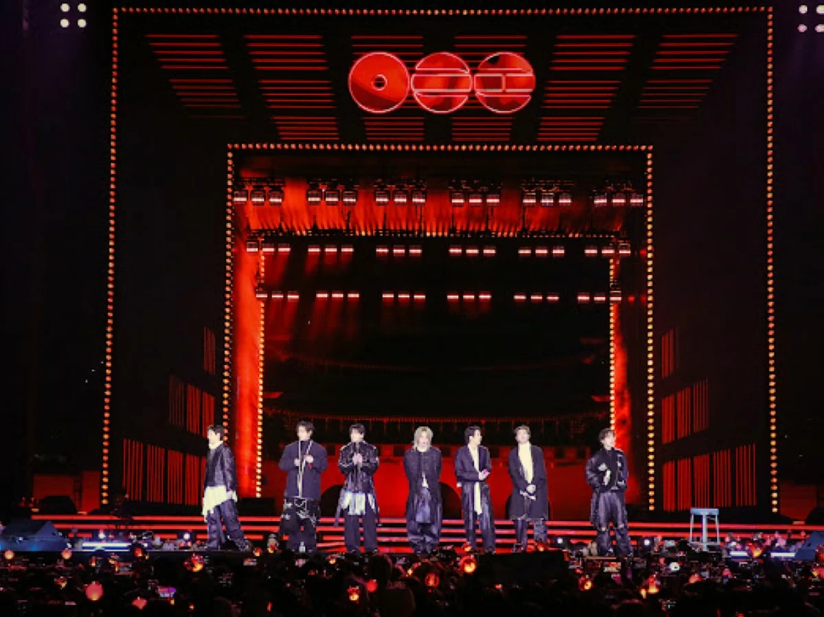 BTS performs at their 'BTS The Comeback Live: Arirang' at Gwanghwamun Square in Seoul on March 21. (Photos courtesy of Bighit Music and Netflix)