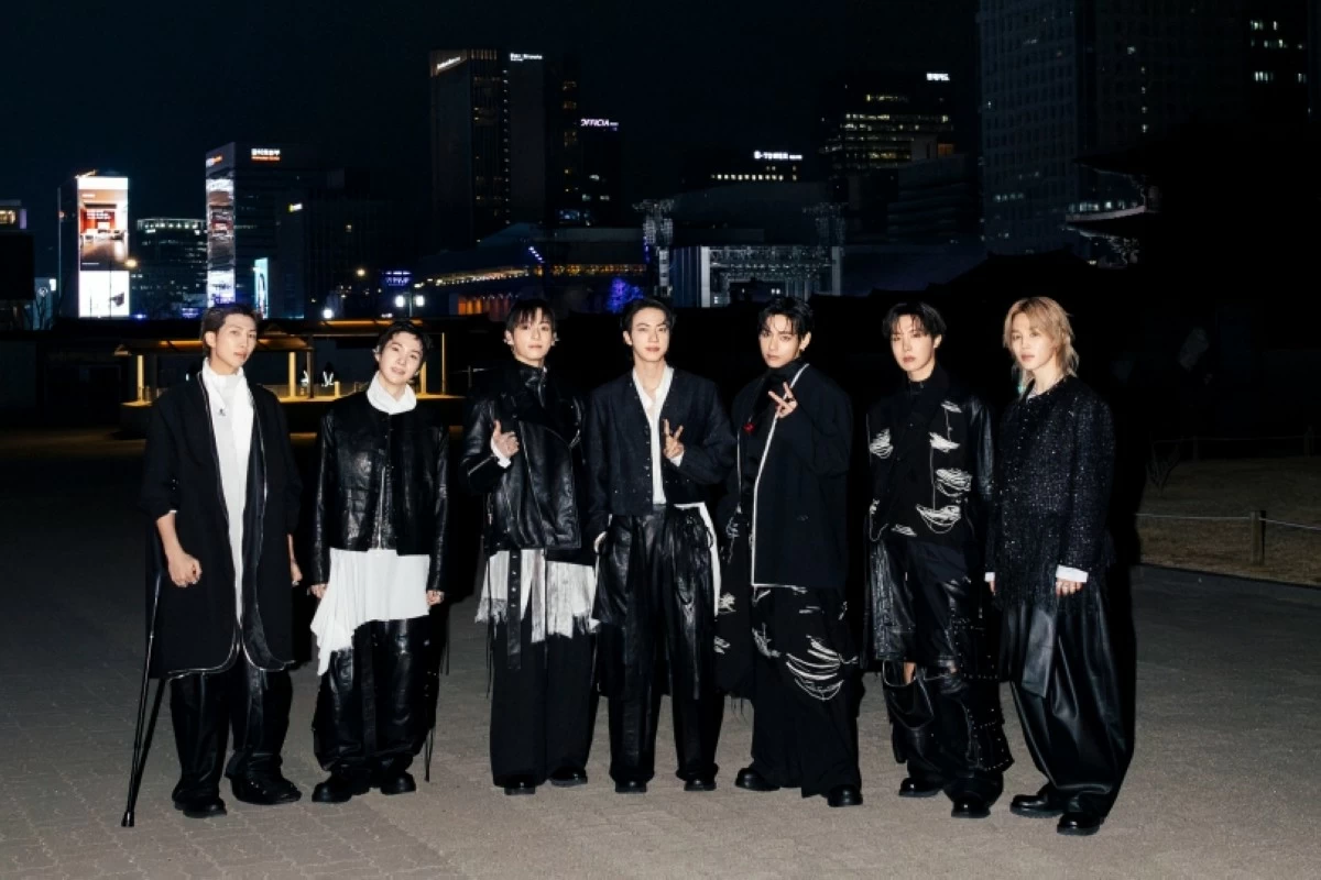 BTS (X)