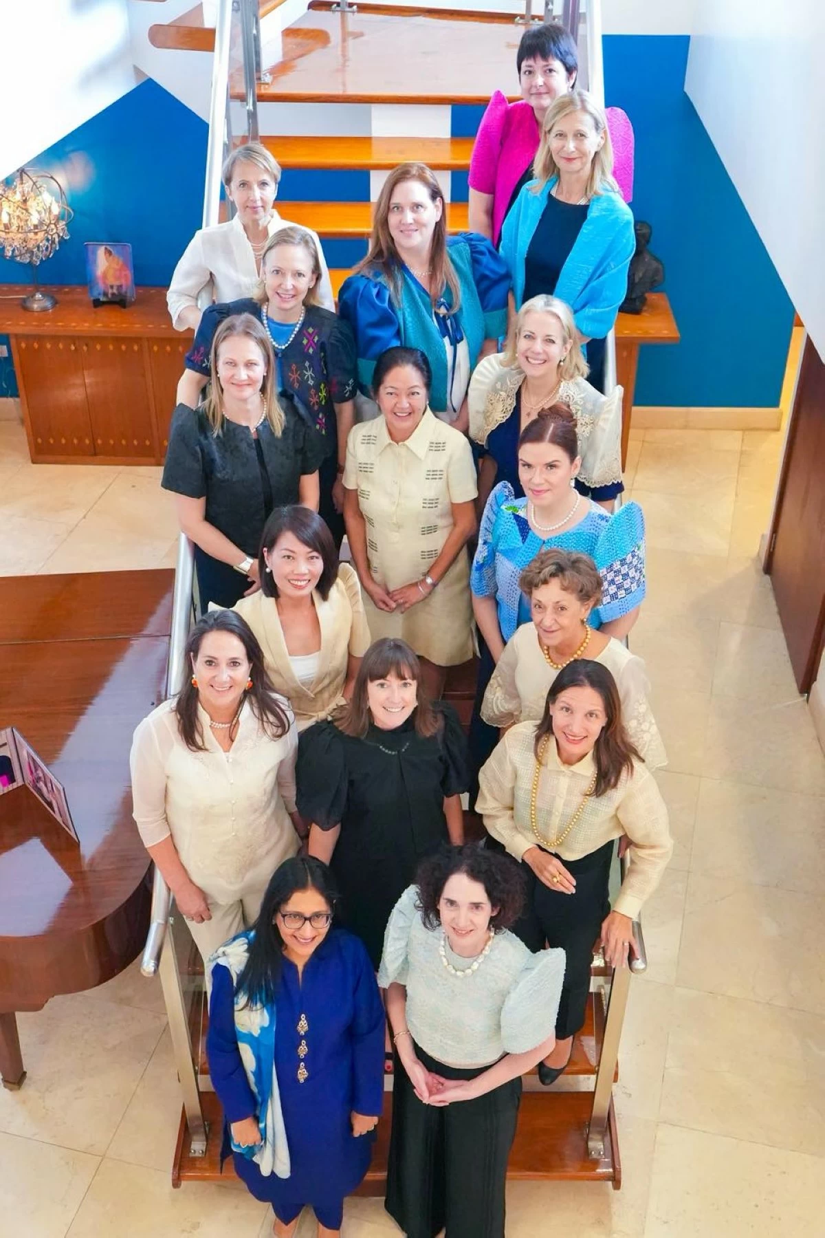 First Lady Liza Araneta Marcos joins women ambassadors for a luncheon at the British Ambassador’s official residence.  Pictured with her are UK Ambassador Sarah Hulton; Hungarian Ambassador Titanilla Tóth; Romanian Ambassador Răduţa Dana Matache; Dutch Ambassador Marielle Geraedts; Singaporean Ambassador Constance See; French Ambassador Marie Fontanel; New Zealand Ambassador Catherine Rosemary McIntosh; Irish Ambassador Emma Hickey; Slovenian Ambassador Smiljana Knez; Swedish Ambassador Anny Pernilla Ferry; Ukrainian Ambassador Yuliia Fediv; Pakistani Ambassador Asima Rabbani; and Israeli Ambassador Dana Kursh